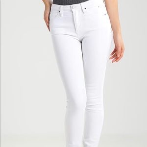 Perfect skinny white denim
